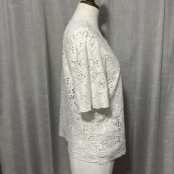 Nicole Miller Artelier Eyelet Blouse-Sz M-White-Cotton-Unlined-Shortsleeved - Picture 8 of 16